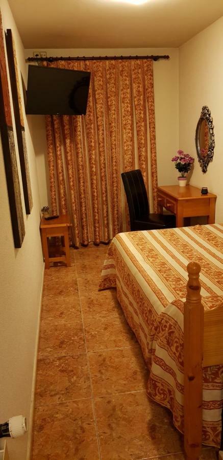 Hostal Plaza El Espinar Esterno foto